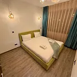 Gorgeous Luxury By Managr Apartment Brasov